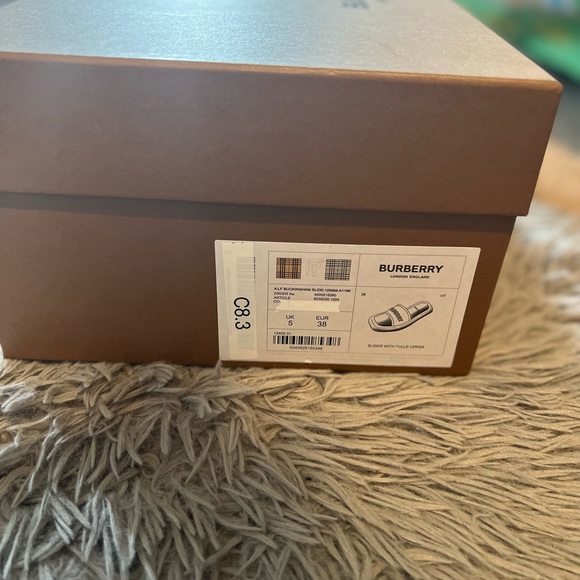 Black Burberry slides - Picture 3 of 4